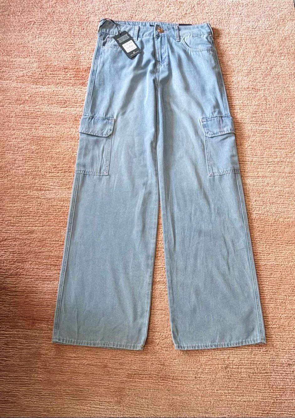 True Religion Bobby Baggy Cargo Jeans Size 26 Ultra Light Wash NWT
